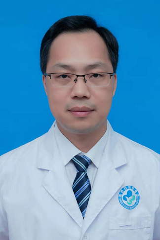 副主任中医师 何芝林